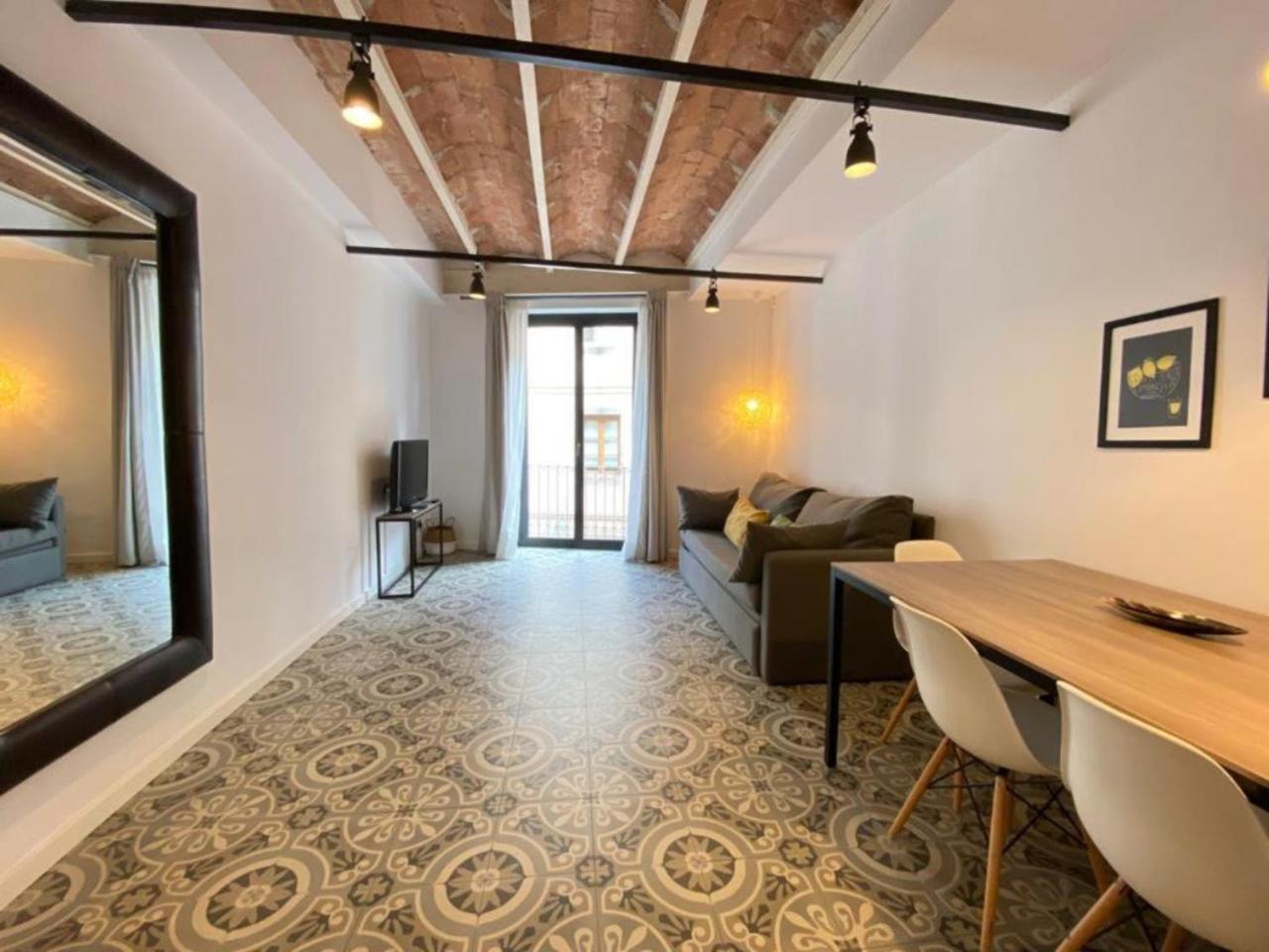 Liceu Apartments By Gaiarooms Barcelona Exterior foto